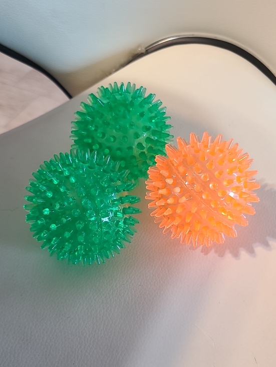 no brand Other - Spiky Massage & Fetch Dog Balls - Green and Orange